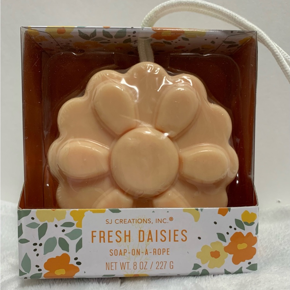 3/$10 FRESH DAISES Soap on a Rope NEW IN BOX